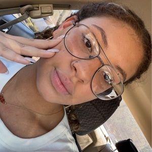 Meet your Posher, Breanna